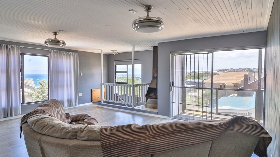 4 Bedroom Property for Sale in De Kelders Western Cape